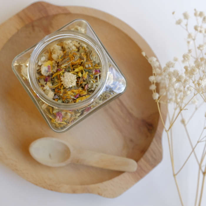 Билкова парна баня за мазна проблемна кожа | botanics - Image 3