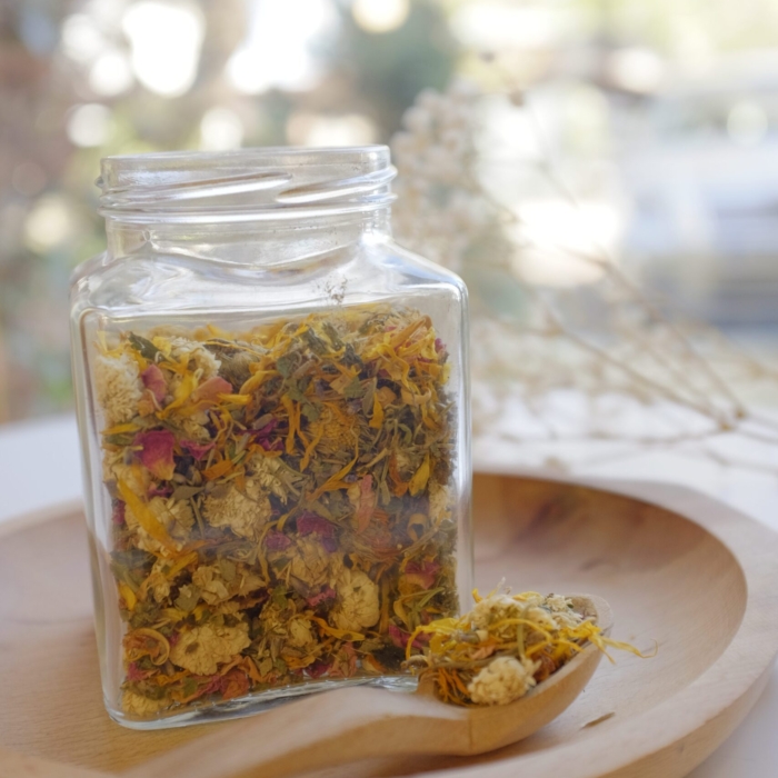 Билкова парна баня за мазна проблемна кожа | botanics