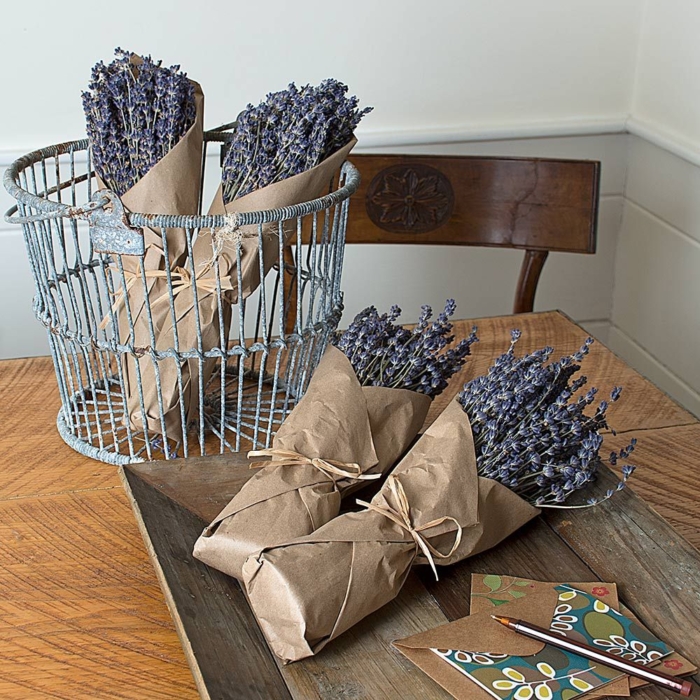Букет от сушена лавандула в крафт опаковка | китка за декорация,чай и козметика