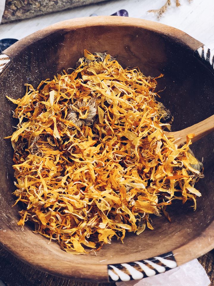 Био сушен български невен с чашка (Calendula) - насипно