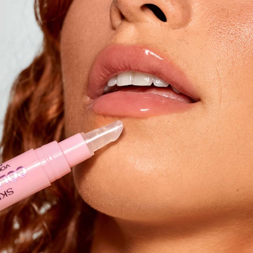 Гланц за устни с уголемяващ ефект 3D - Skin Proof Collagen More Volumizing Lipgloss