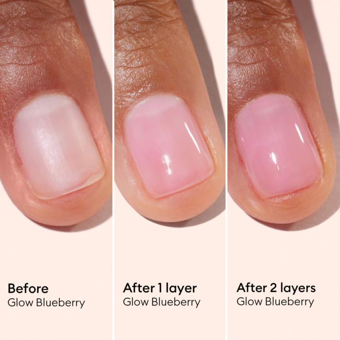 Active Glow Blueberry Manucurist нанесен върху нокти боровинка