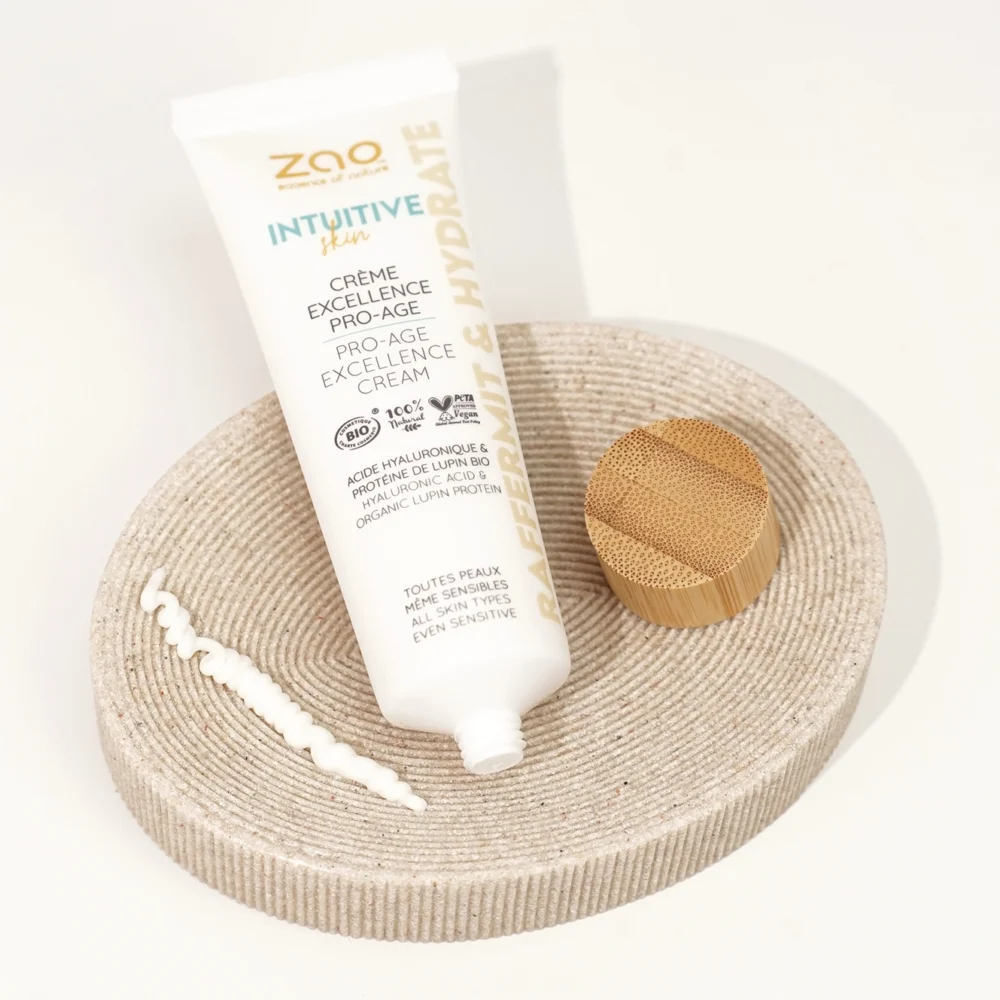 Крем за лице Pro-Age Excellence ZAO Organic текстура