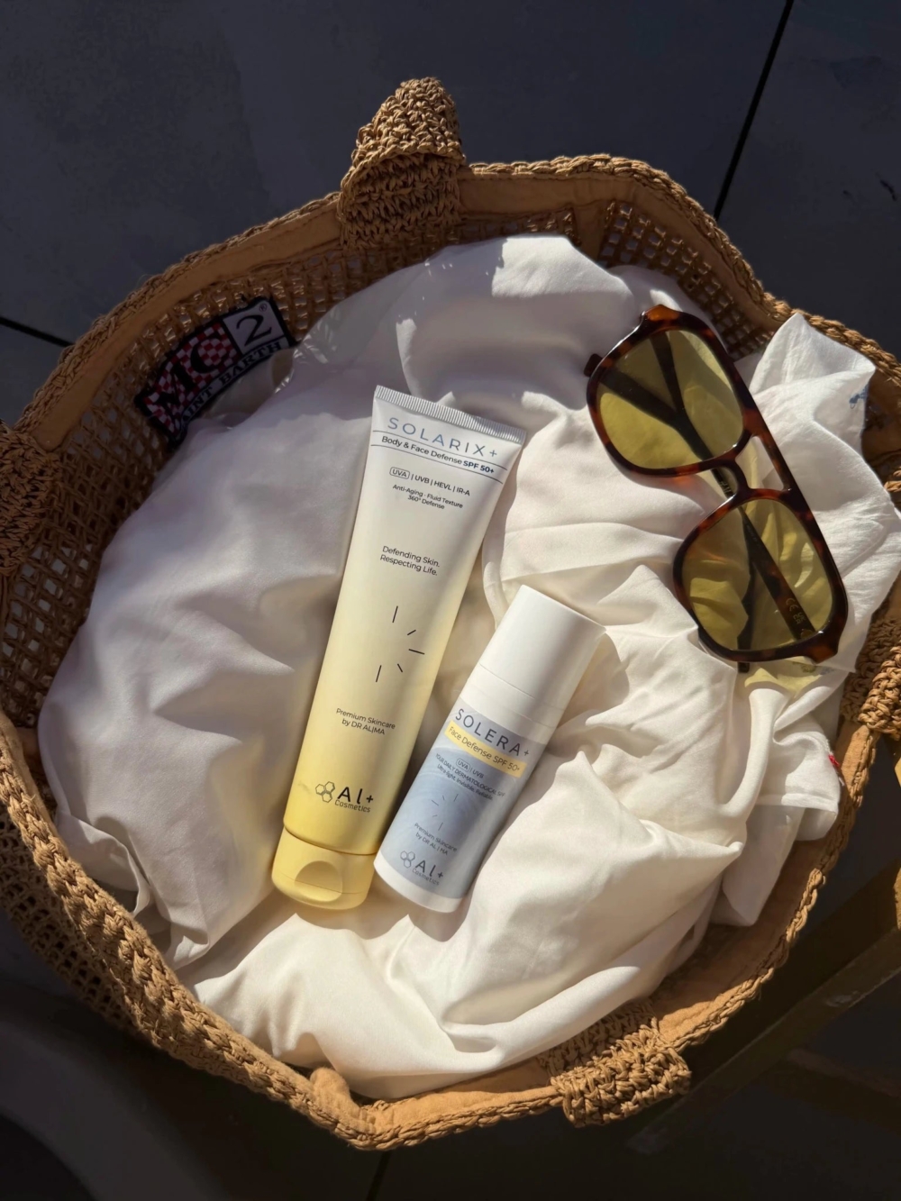 SOLARIX+ и SOLERA+ SPF продукти на Al+ Cosmetics в плажна чанта
